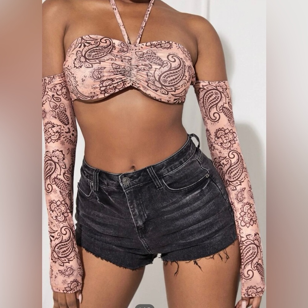 FASHIONNOVA PAISLEY PRINT OFF SHOULDER HALTER CROP TOP MEDIUM